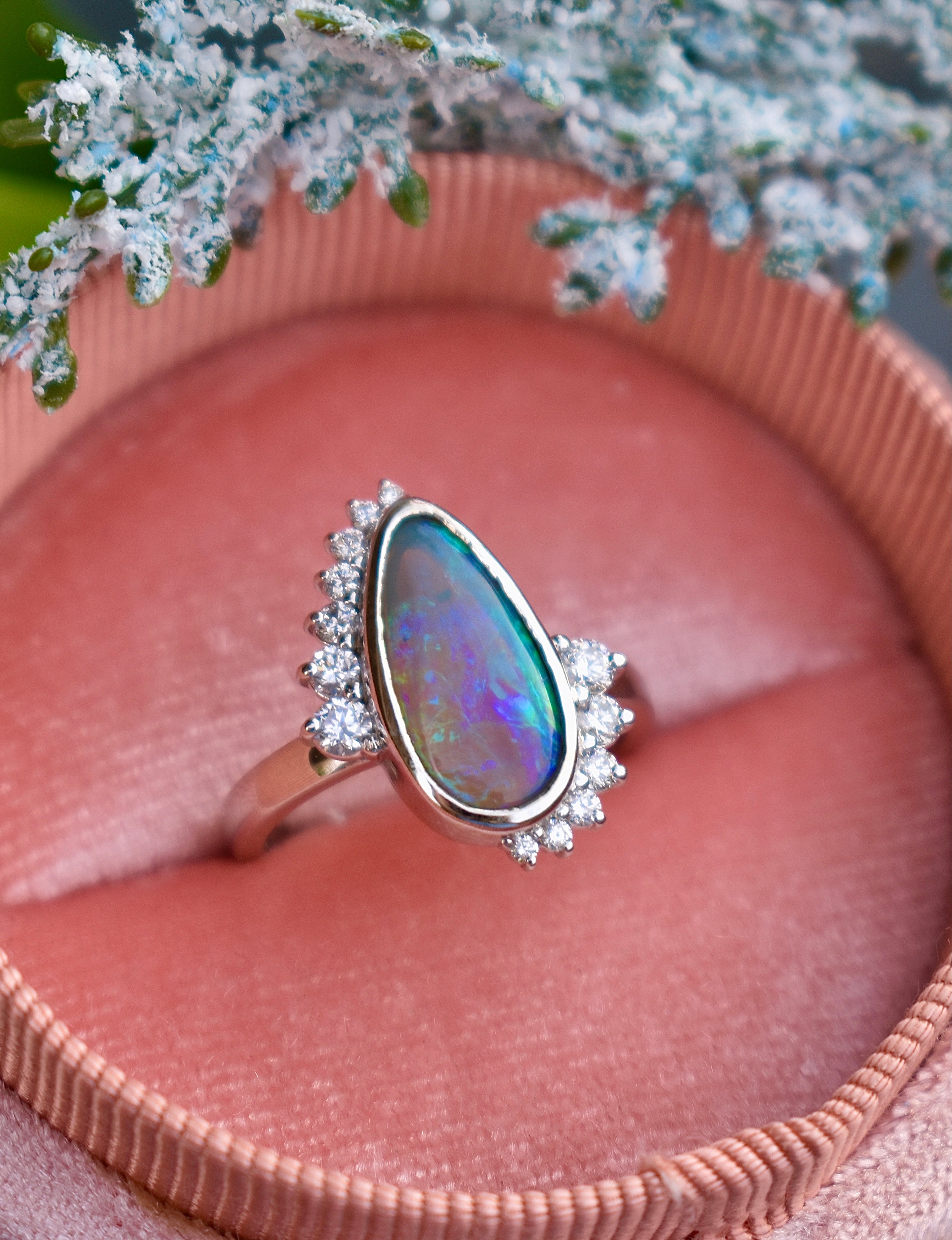 Crystal pipe opal gold ring 4215